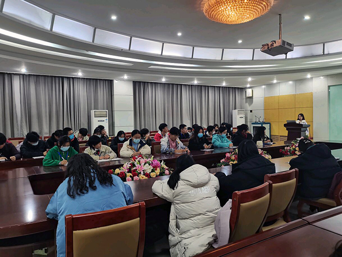 微扑克下载
举办2021级团干培训第一次理论学习.jpg 微扑克下载
举办2021级团干培训第一次理论学习.jpg